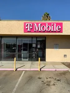 T-Mobile Manning & Fischer Ave