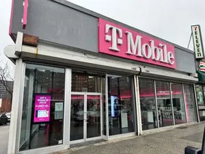 T-Mobile Queens Blvd & 63rd Dr