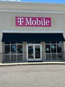 T-Mobile 9th Ave North & 18th St N