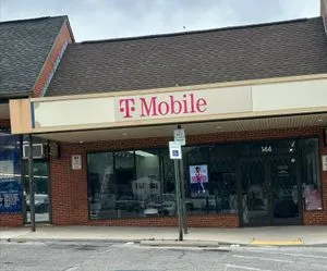 T-Mobile Chartley Dr & Shirley Manor Rd