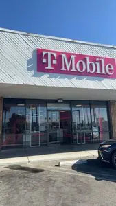 T-Mobile Sherman Way & Lindley Ave