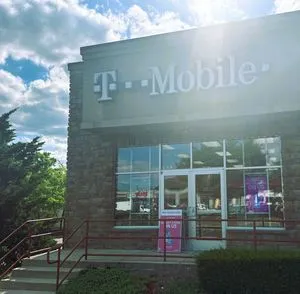 T-Mobile Second St Pike & Almshouse Rd