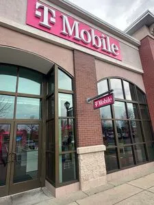T-Mobile White Oak Village