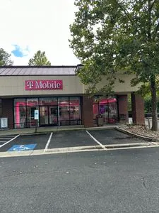 T-Mobile West BRd St at Short Pump
