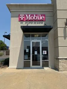 T-Mobile E Cnty Line Rd & Ridgewood Rd