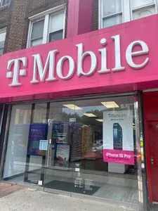 T-Mobile Myrtle & Madison