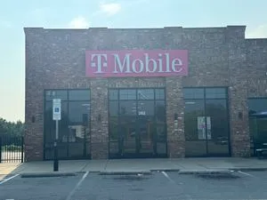 T-Mobile Premier Blvd & 4th Ave
