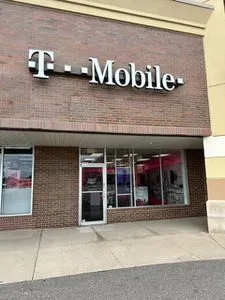 T-Mobile Walton Blvd & Adams St