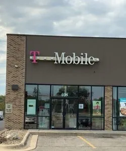 T-Mobile Crossroads Dr SW & US 14