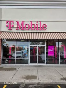 T-Mobile E Ridge Rd & Hudson Ave