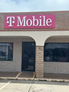 T-Mobile Hwy 35N & Colorado St