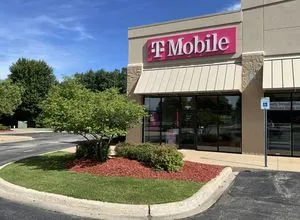 T-Mobile Isabella Dr & Waldron Way