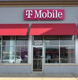 T-Mobile E Rockton Rd & Quail Trail