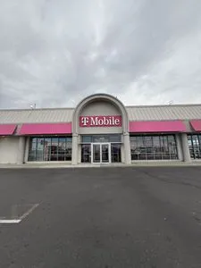 T-Mobile 5 Towns Shopping Center