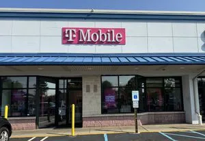 T-Mobile E 1st Ave & Prospect St