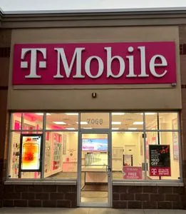T-Mobile Mannheim Rd & Greco Ln