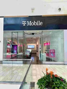 T-Mobile Galleria at Roseville - Lvl 2