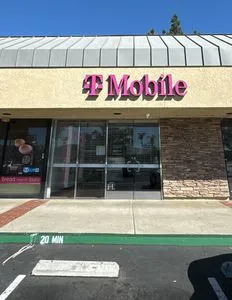 T-Mobile Gale & Nogales
