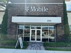 T-Mobile Buckingham Square