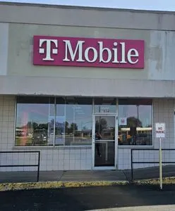 T-Mobile N Main St & E 16th St