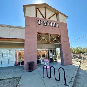 T-Mobile Truxel Rd & N Marketplace