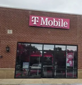 T-Mobile Ravenwood Square