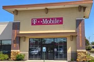 T-Mobile N Belt Highway & Cook Rd