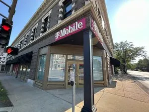 T-Mobile Arsenal & S Grand