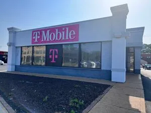 T-Mobile Kingshighway & Tholozan Ave