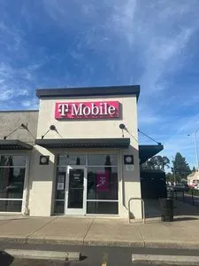 T-Mobile NE Lancaster Dr & Silverton Rd