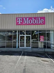 T-Mobile W Main St & Mill Ln