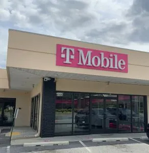 T-Mobile S Salisbury Blvd & Bateman St