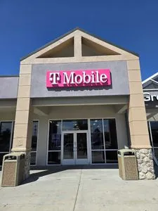 T-Mobile W 6200 S & Cougar
