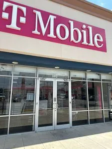 T-Mobile Dellcrest Plaza
