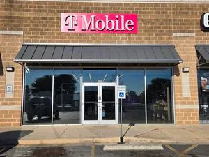 T-Mobile SE Mltry Dr & City Base Lndg