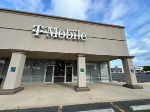 T-Mobile Ingram Festival Shopping Ctr