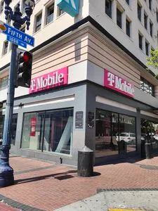T-Mobile 5th & Broadway