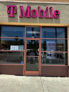 T-Mobile Dennery Rd & I 805 N