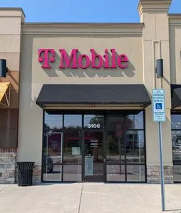 T-Mobile S Horner Blvd & Rosser Rd