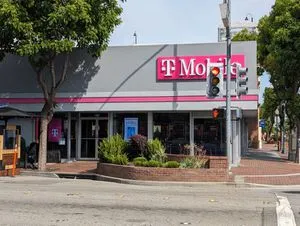 T-Mobile Fourth St & B St