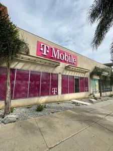 T-Mobile Gaffey & 5th