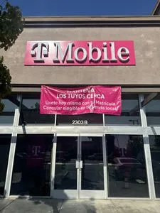 T-Mobile Bristol & Warner
