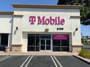 T-Mobile 17th & Tustin