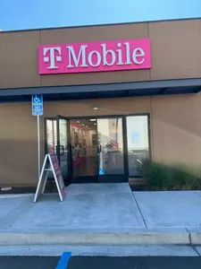 T-Mobile Santa Rosa Ave & Yolanda Ave