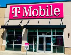 T-Mobile W Industrial Pkwy & I-65