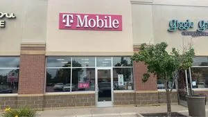 T-Mobile Egan Dr & Hwy 13 S