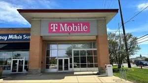 T-Mobile W Schaumburg Rd & Barrington Rd