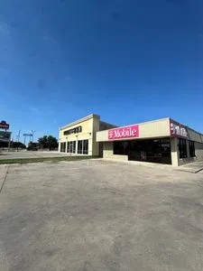T-Mobile S Hwy 123 Byp & E Court St
