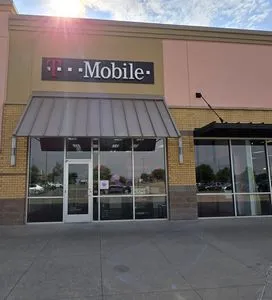 T-Mobile Shawnee Marketplace