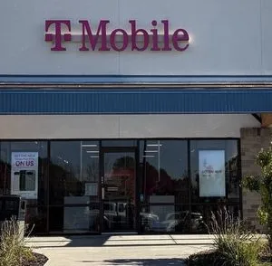 T-Mobile Taylor Dr & Erie Ave